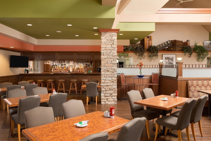 Imagen del bar/restaurante del Hotel Red Roof Inn PLUS+ Vancouver Airport. Foto 2