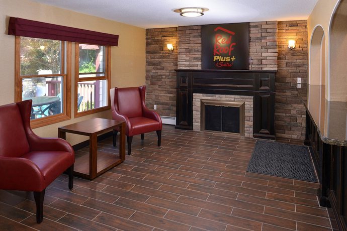 Imagen de los interiores del Hotel Red Roof Inn PLUS+ and Suites Guilford. Foto 20