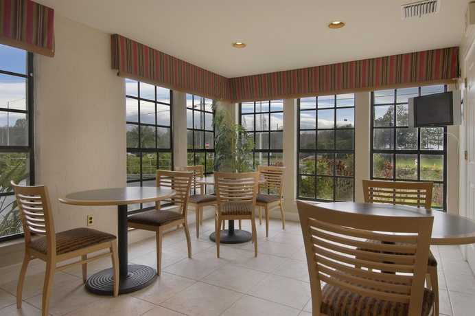 Imagen de los interiores del Hotel Red Roof Inn Palm Harbour Tarpon Hotel. Foto 6