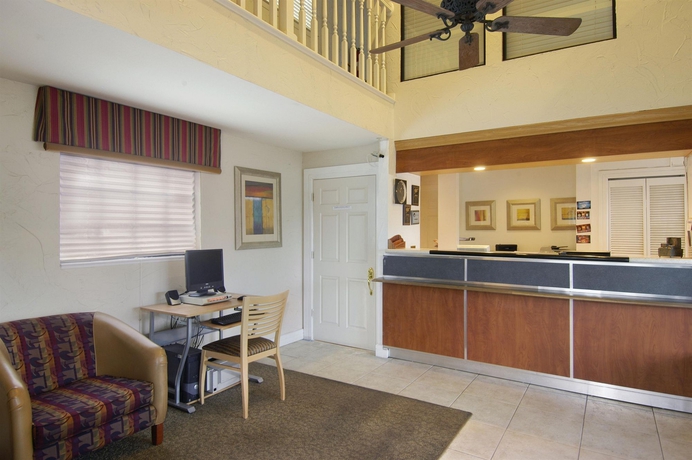 Imagen de los interiores del Hotel Red Roof Inn Palm Harbour Tarpon Hotel. Foto 7