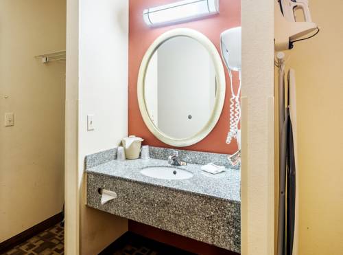 Imagen de la habitación del Hotel Red Roof Inn Panama City. Foto 14