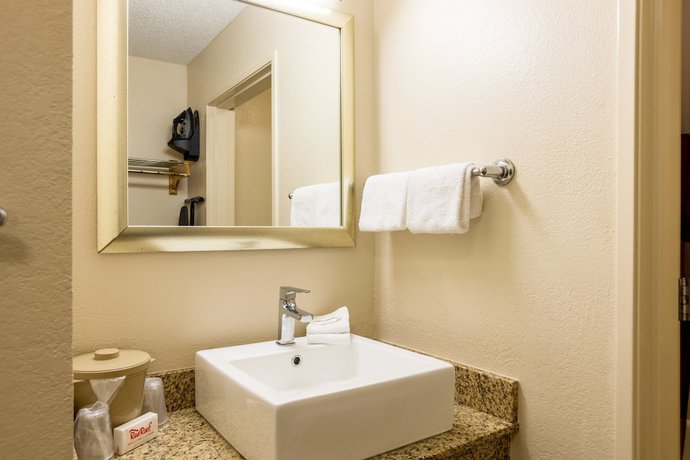 Imagen de la habitación del Hotel Red Roof Inn Phoenix North - I-17 at Bell Rd. Foto 18