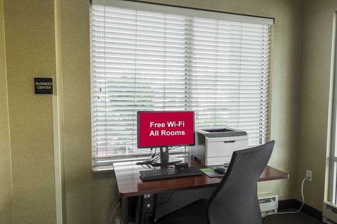 Imagen de los interiores del Hotel Red Roof Inn Plus+ Boston - Logan. Foto 16