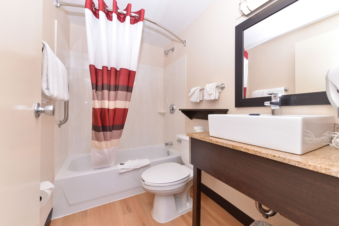 Imagen de la habitación del Hotel Red Roof Inn Plus+ Boston - Woburn/ Burlington. Foto 8
