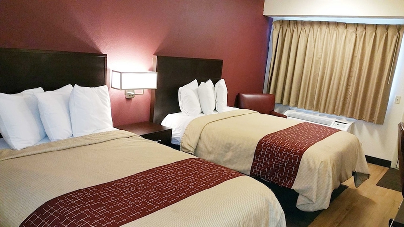 Imagen de la habitación del Hotel Red Roof Inn Plus+ Chicago - Hoffman Estates. Foto 8