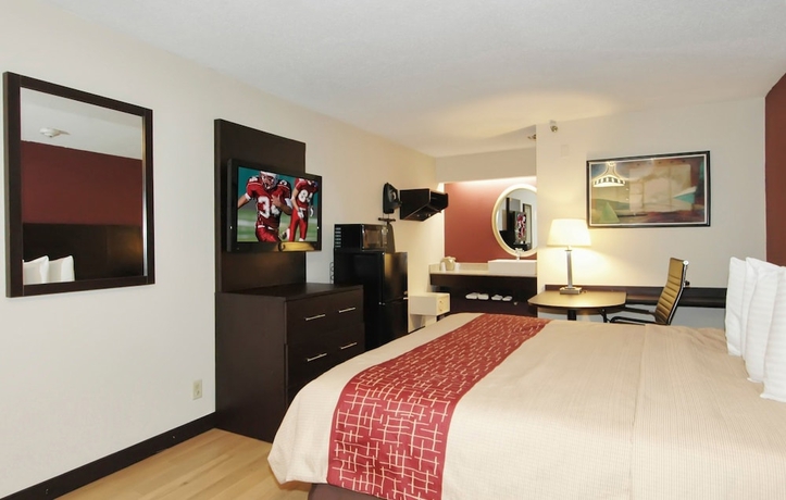 Imagen de la habitación del Hotel Red Roof Inn Plus+ Chicago - Hoffman Estates. Foto 14