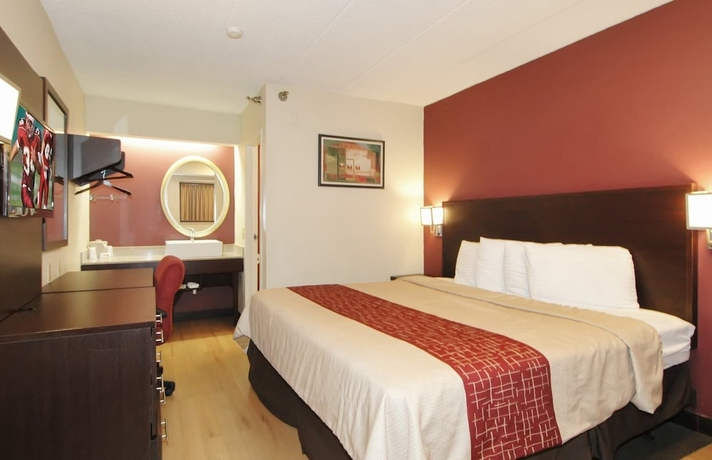 Imagen de la habitación del Hotel Red Roof Inn Plus+ Chicago - Hoffman Estates. Foto 16