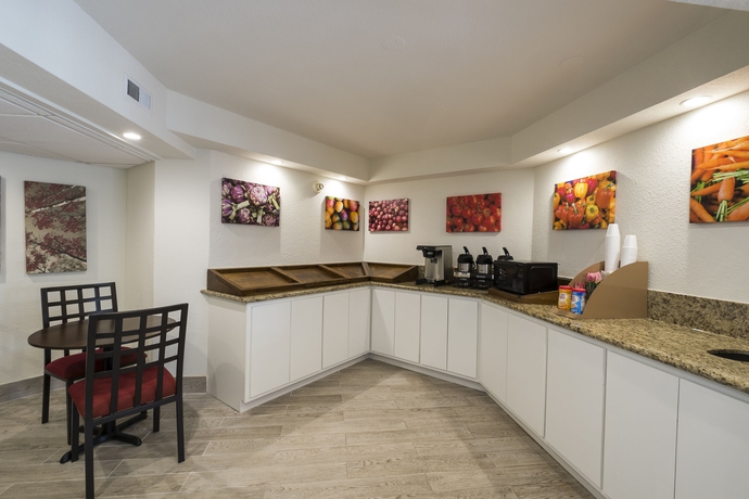 Imagen del bar/restaurante del Hotel Red Roof Inn Plus+ Houston - Energy Corridor. Foto 2