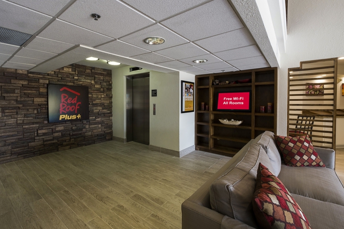 Imagen de los interiores del Hotel Red Roof Inn Plus+ Houston - Energy Corridor. Foto 15