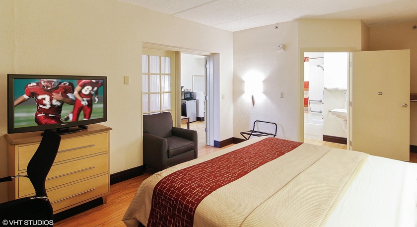 Imagen de la habitación del Hotel Red Roof Inn Plus+ Jacksonville - Southpoint. Foto 8