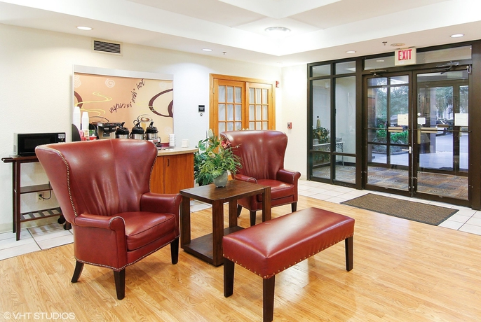 Imagen de los interiores del Hotel Red Roof Inn Plus+ Jacksonville - Southpoint. Foto 13