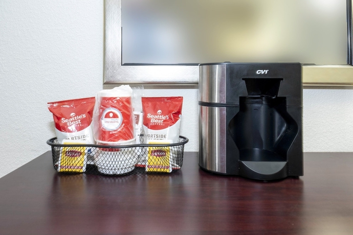 Imagen de la habitación del Hotel Red Roof Inn Plus+ Newark Liberty Airport - Carteret. Foto 10