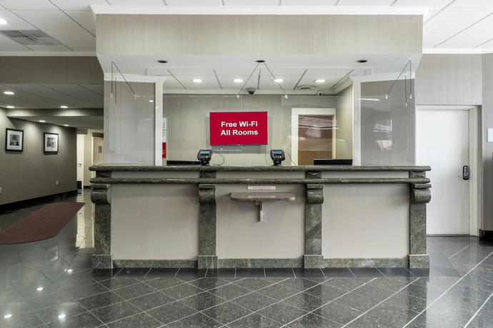 Imagen de los interiores del Hotel Red Roof Inn Plus+ Newark Liberty Airport - Carteret. Foto 16