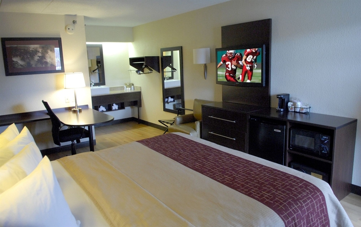 Imagen de la habitación del Hotel Red Roof Inn Plus+ Pittsburgh South - Airport. Foto 7