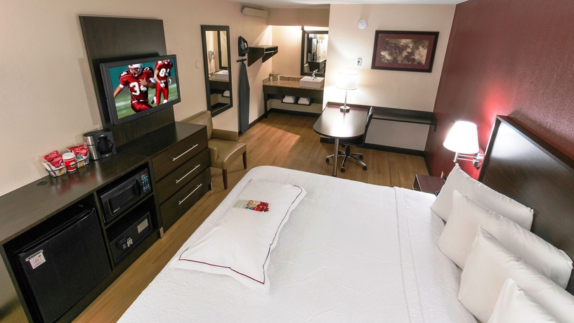 Imagen de la habitación del Hotel Red Roof Inn Plus+ San Francisco Airport. Foto 8