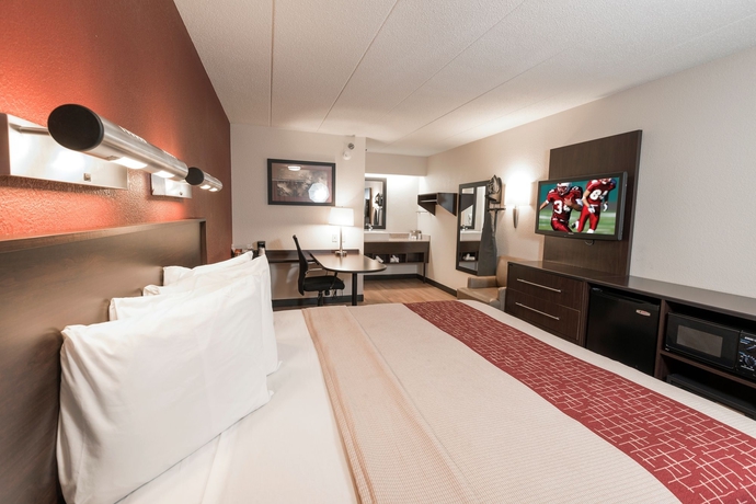 Imagen de la habitación del Hotel Red Roof Inn Plus+ San Francisco Airport. Foto 11