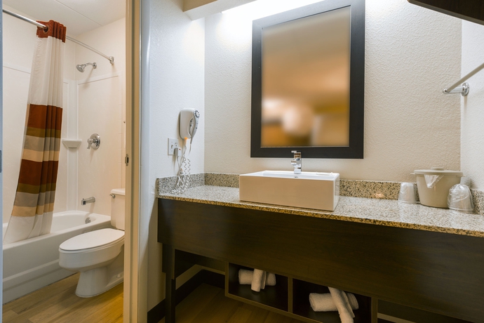 Imagen de la habitación del Hotel Red Roof Inn Plus+ St Louis - Forest Park/ Hampton Ave. Foto 7