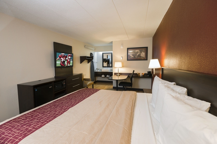 Imagen de la habitación del Hotel Red Roof Inn Plus+ St Louis - Forest Park/ Hampton Ave. Foto 11