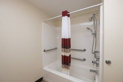 Imagen de la habitación del Hotel Red Roof Inn Plus+ & Suites Opelika. Foto 15