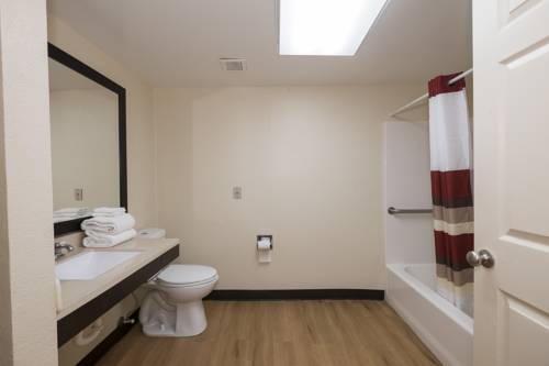 Imagen de la habitación del Hotel Red Roof Inn Plus+ & Suites Opelika. Foto 16