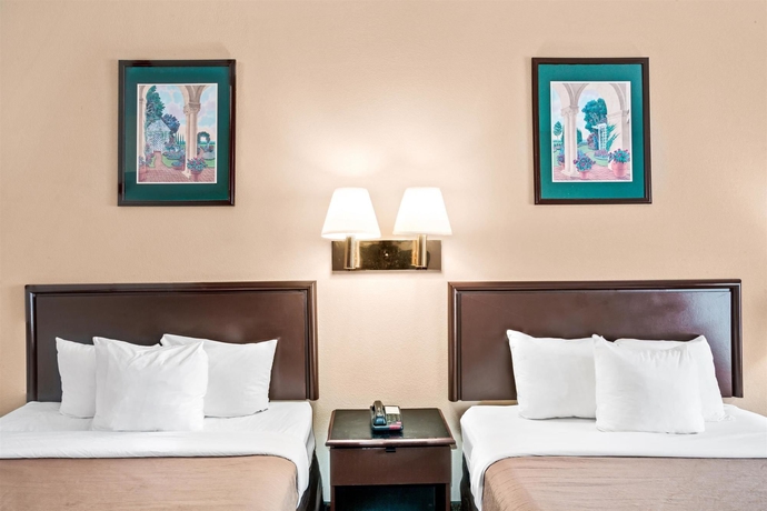 Imagen de la habitación del Hotel Red Roof Inn Plus+ and Suites Atlanta Airport South. Foto 6