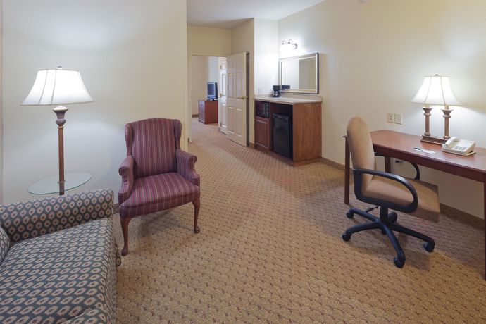 Imagen de los interiores del Hotel Red Roof Inn Plus+ and Suites Birmingham - Bessemer. Foto 7