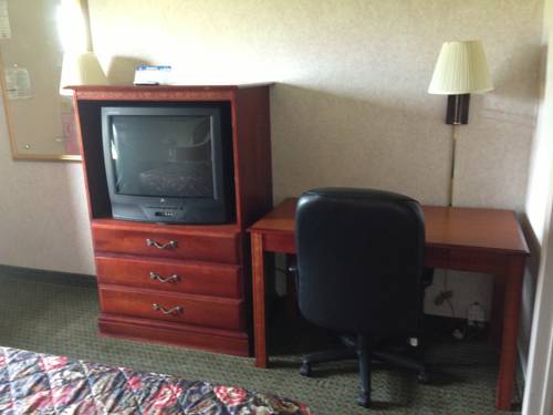 Imagen de la habitación del Hotel Red Roof Inn Plus+ and Suites Erie. Foto 14