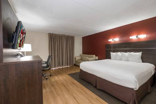 Imagen de la habitación del Hotel Red Roof Inn Plus+ and Suites Knoxville West-cedar Bluff. Foto 3