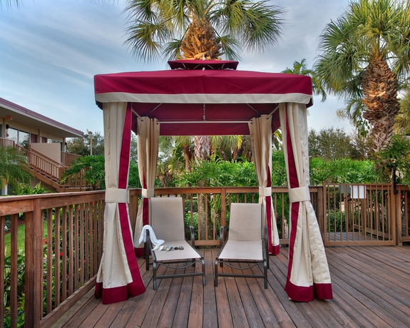 Imagen de los exteriores del Hotel Red Roof Inn Plus+ and Suites Naples Downtown - 5th Ave S. Foto 10