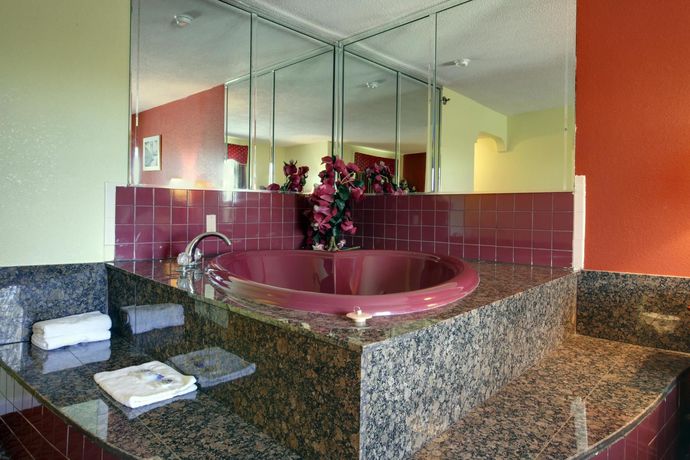 Imagen de la habitación del Hotel Red Roof Inn Plus+ and Suites Opelika. Foto 4