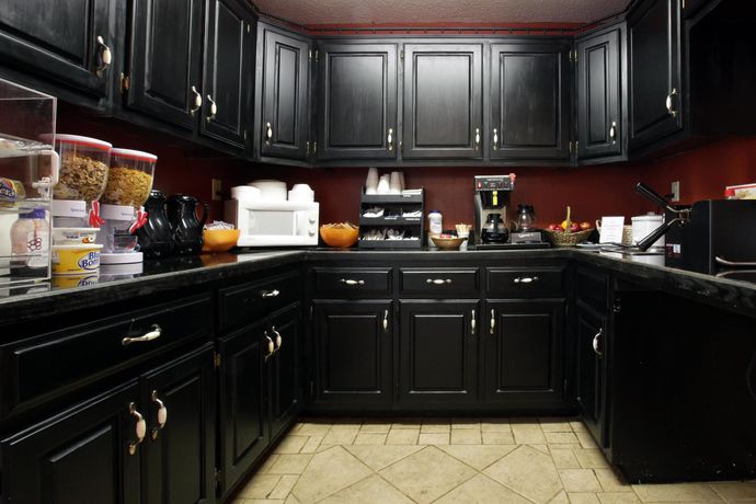 Imagen del bar/restaurante del Hotel Red Roof Inn Plus+ and Suites Opelika. Foto 3