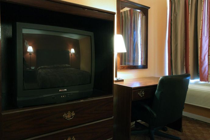 Imagen de la habitación del Hotel Red Roof Inn Plus+ and Suites Opelika. Foto 5