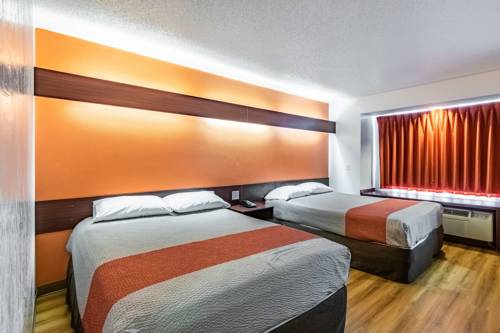 Imagen de la habitación del Hotel Red Roof Inn Plus+ and Suites Savannah - I-95. Foto 1