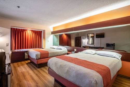 Imagen de la habitación del Hotel Red Roof Inn Plus+ and Suites Savannah - I-95. Foto 2