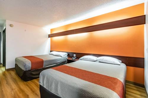 Imagen de la habitación del Hotel Red Roof Inn Plus+ and Suites Savannah - I-95. Foto 5