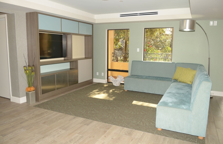 Imagen de los interiores del Hotel Red Roof Inn Plus+ and Suites Tampa. Foto 14