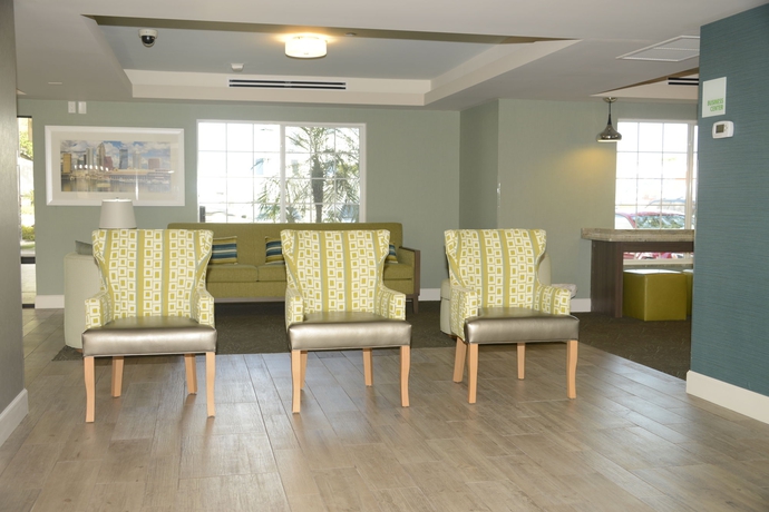Imagen de los interiores del Hotel Red Roof Inn Plus+ and Suites Tampa. Foto 15
