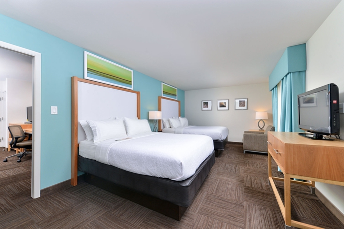 Imagen de la habitación del Hotel Red Roof Inn Plus+ and Suites Tampa. Foto 7