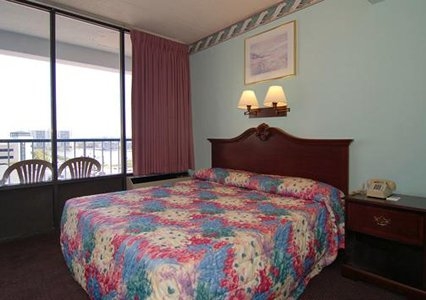 Imagen de la habitación del Hotel Red Roof Inn Plus+ and Suites Virginia Beach &ndash; Seaside. Foto 5