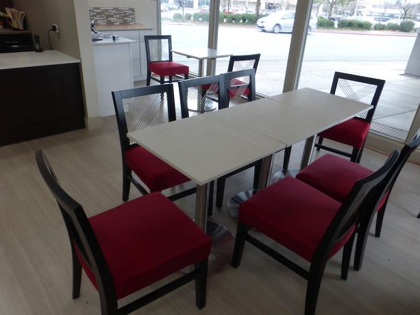 Imagen del bar/restaurante del Hotel Red Roof Inn Redding. Foto 5