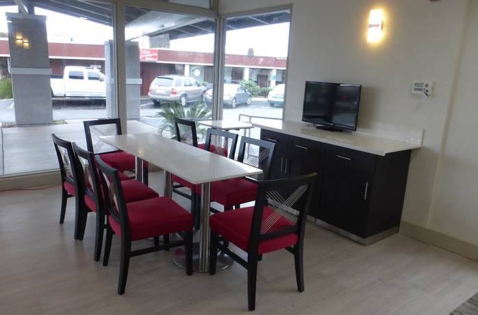 Imagen del bar/restaurante del Hotel Red Roof Inn Redding. Foto 6
