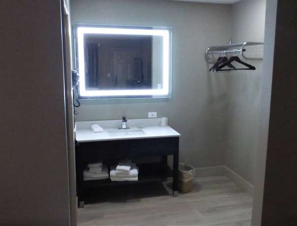 Imagen de la habitación del Hotel Red Roof Inn Redding. Foto 13