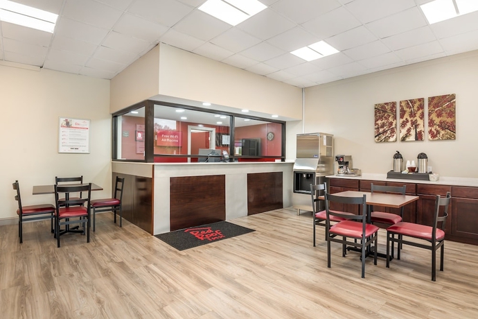 Imagen de los interiores del Hotel Red Roof Inn Richmond, VA. Foto 13