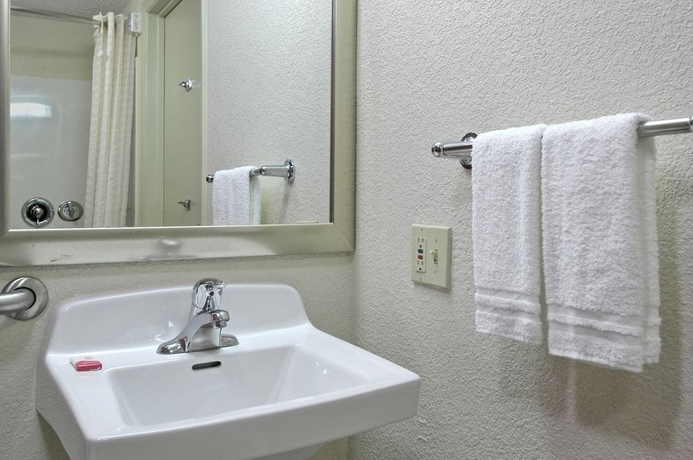 Imagen de la habitación del Hotel Red Roof Inn San Antonio - Airport. Foto 9