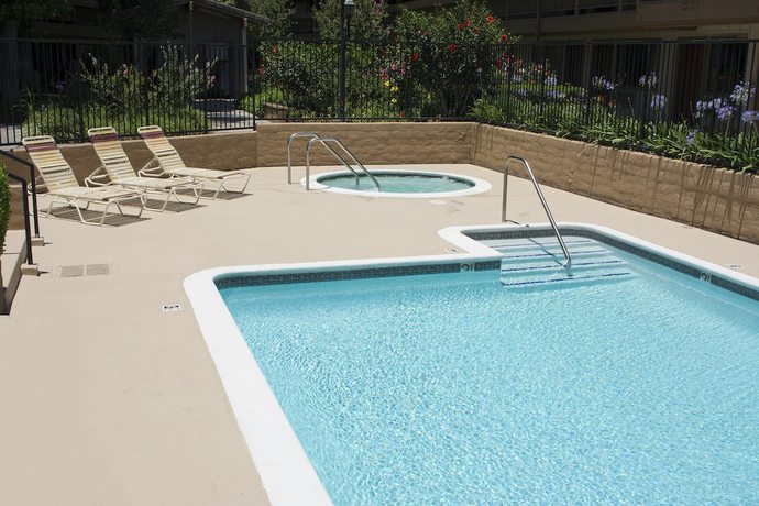 Imagen de la piscina del Hotel Red Roof Inn San Dimas - Fairplex. Foto 19