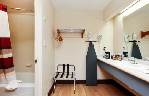 Imagen de la habitación del Hotel Red Roof Inn Santa Ana. Foto 3