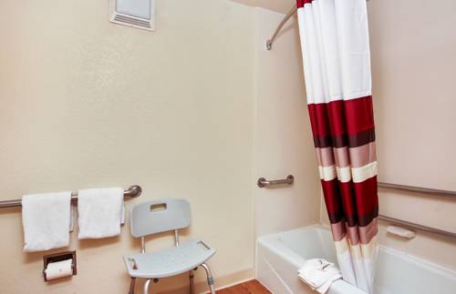 Imagen de la habitación del Hotel Red Roof Inn Santa Ana. Foto 4