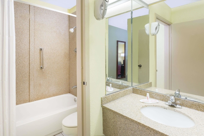 Imagen de la habitación del Hotel Red Roof Inn Savannah - Southside/midtown. Foto 9