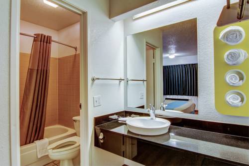 Imagen de la habitación del Hotel Red Roof Inn St Louis - Florissant. Foto 8