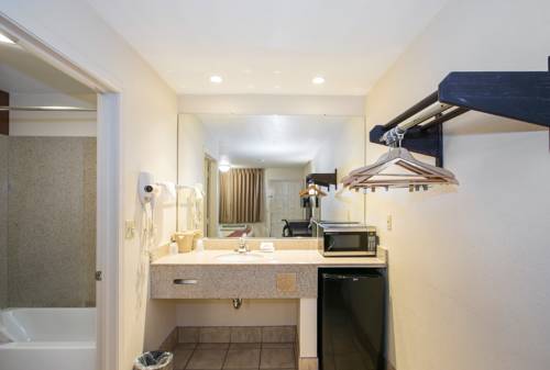 Imagen de la habitación del Hotel Red Roof Inn Stockton. Foto 3